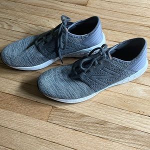 New balance tennis shoes mens size 7